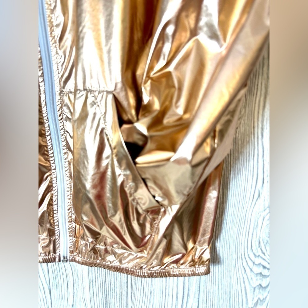 NEW! GOLD METALLIC FESTIVAL JACKET Forever 21 Active Size Small Oversized - Picture 9 of 9